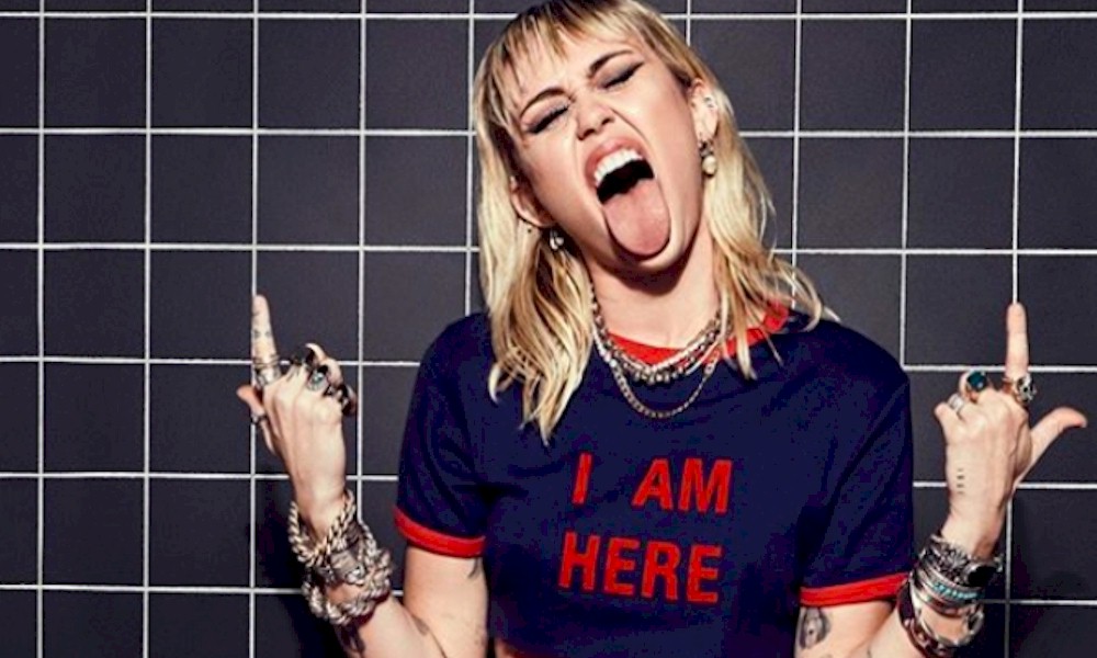 Miley Cyrus prepara álbum de covers do Metallica  