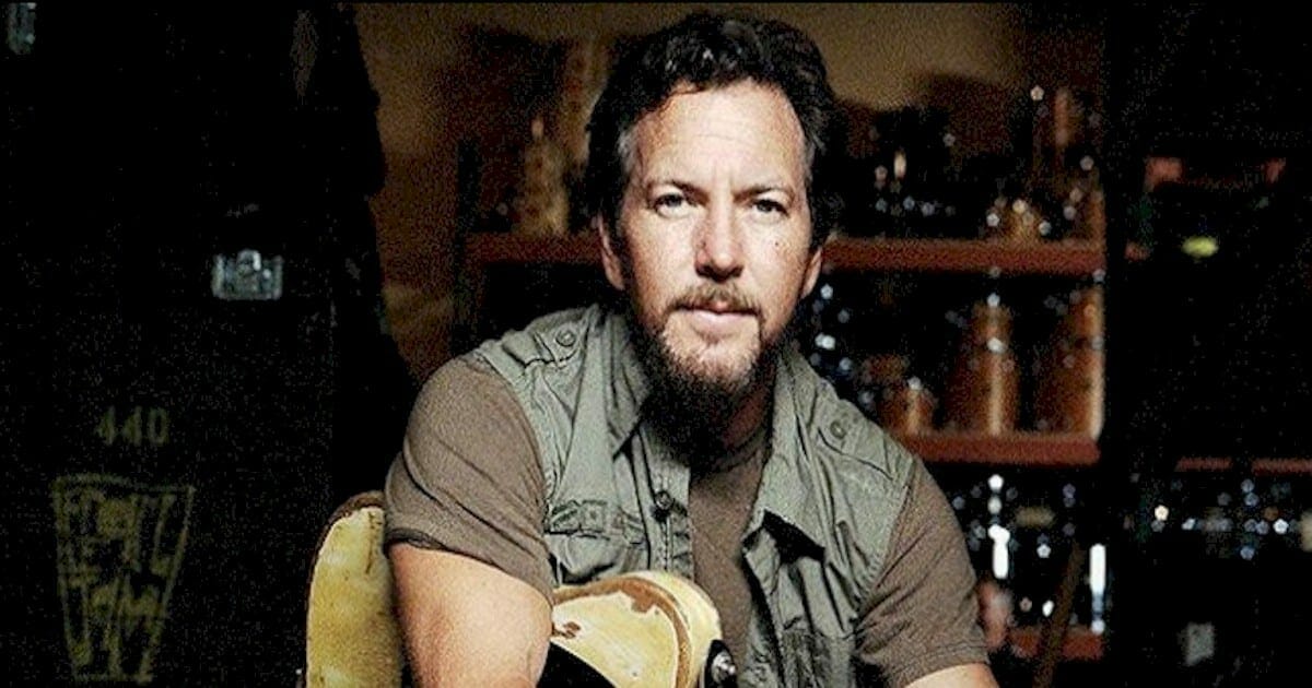 Pearl Jam presta homenagem às vítimas do 11 de setembro nos EUA 